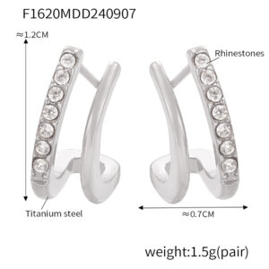 Double layered small C-shaped earrings - Silver Color